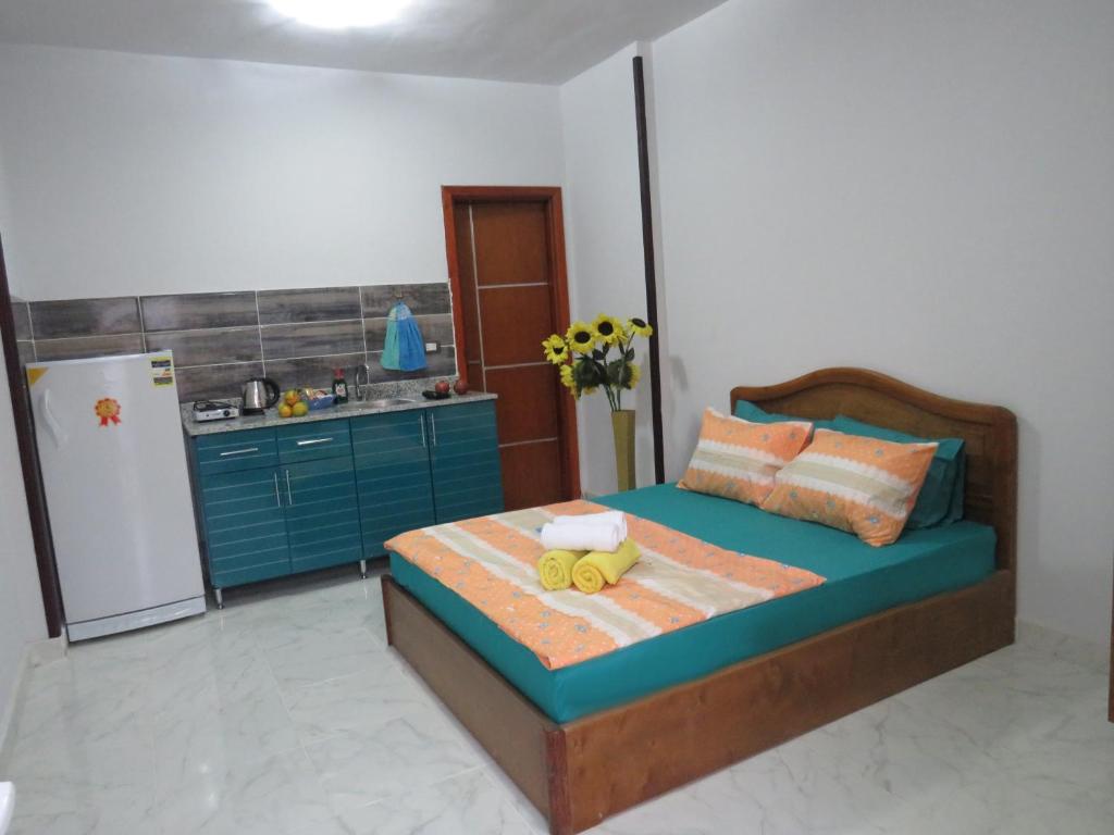 A bed or beds in a room at Apartment Bella Vita near the sea RedSeaLine