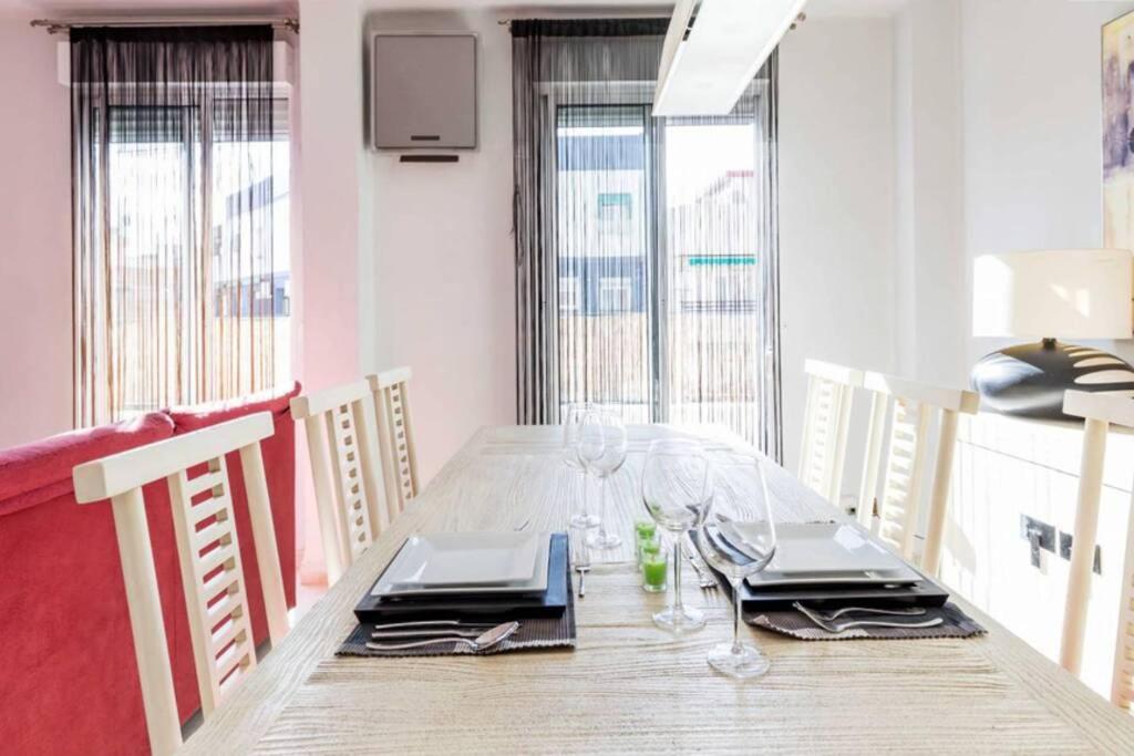 Posedenie v ubytovaní PRECIOSO APARTAMENTO EN EL BARRIO DE RUZAFA