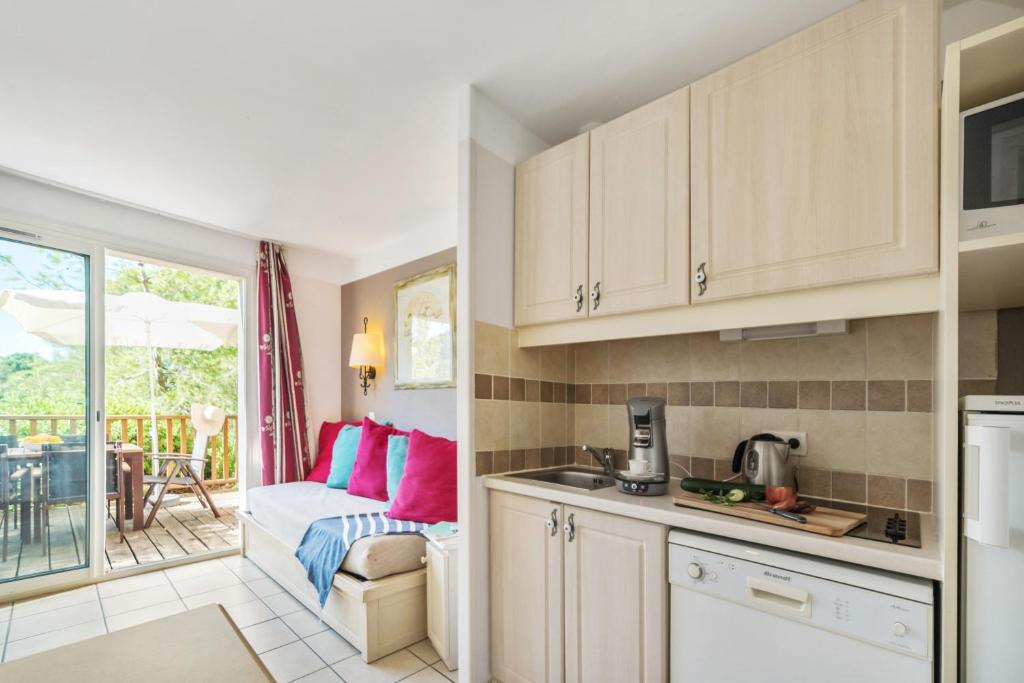 Village Pierre & Vacances Le Rouret - Two-Bedroom House With Large Terrace (6 People)