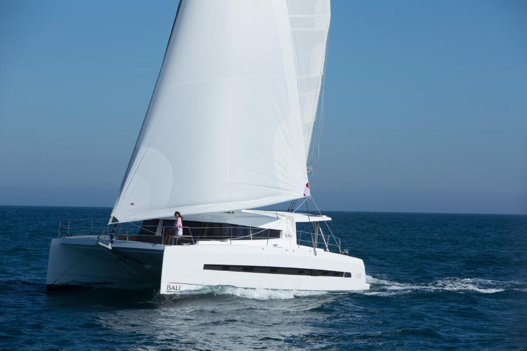 Boot Catamaran Bali 4 5 Advocat Griekenland Lavrion Booking Com