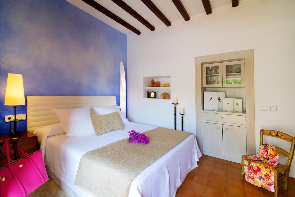 Hotel Rural & Spa Can Curreu, Sant Carles de Peralta ...