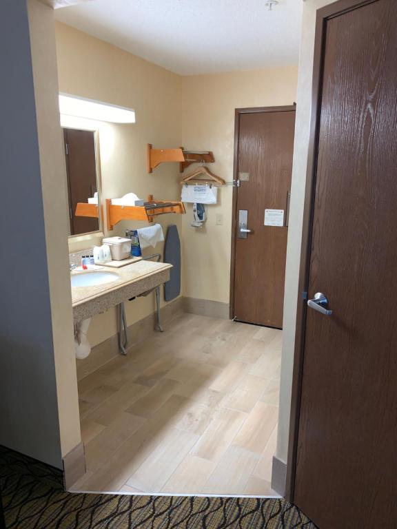 Baymont by Wyndham Bridgeport/Frankenmuth - Camera Queen - Accesso Per Disabili/Non Fumatori