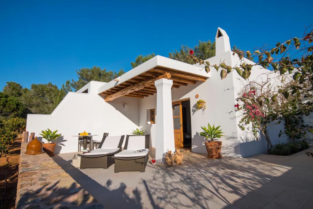Hotel Rural & Spa Can Curreu i Sant Carles de Peralta ...