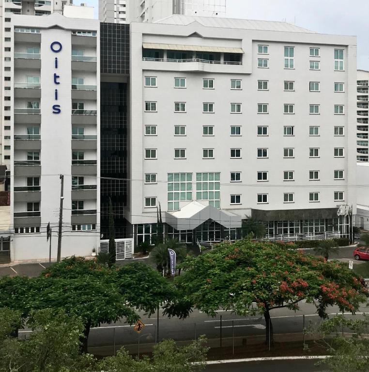  Oitis Hotel