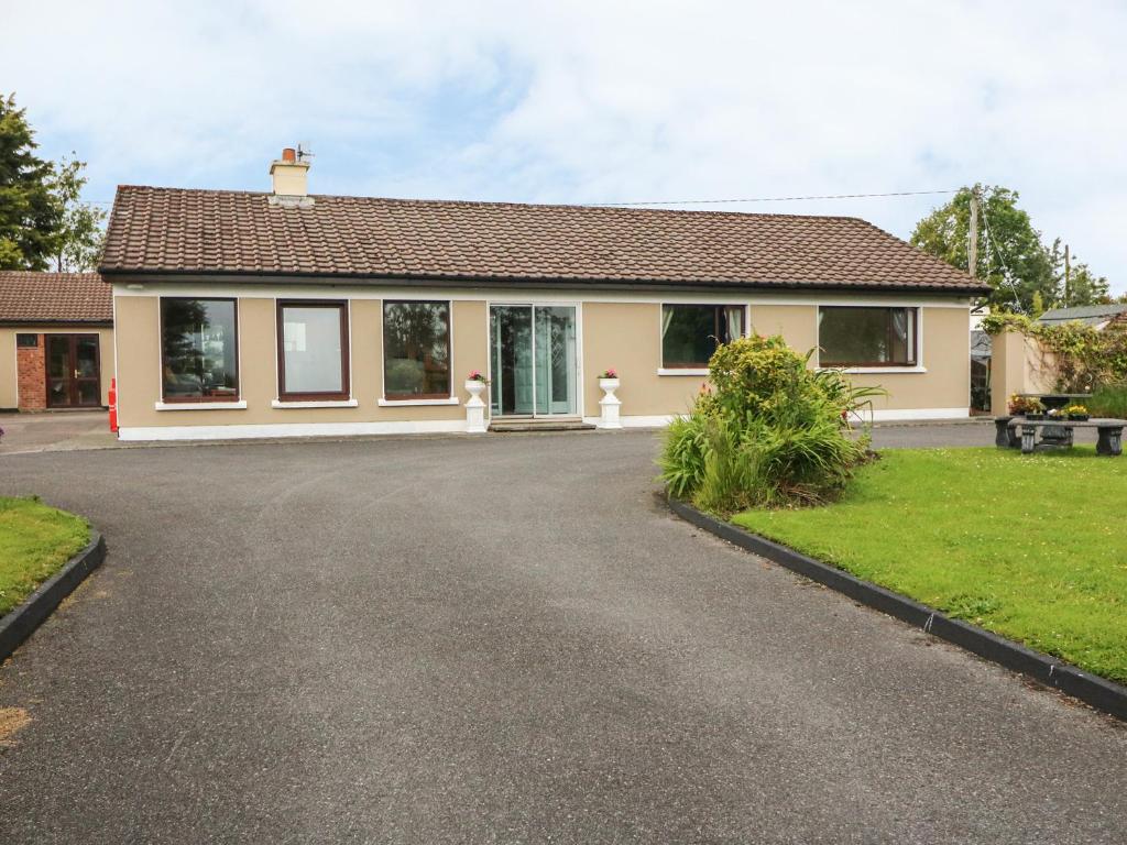Rent Self Catering Holiday Homes from €8 in IrelandHolidayHome