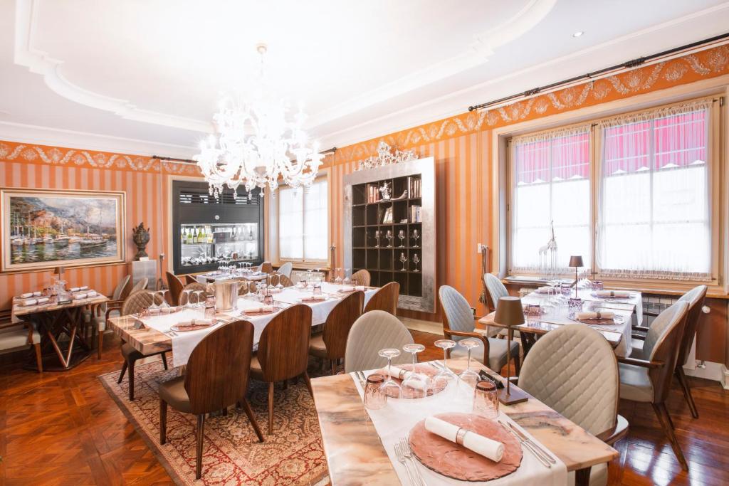 Posezení v ubytování Eclat Luxury Hotel