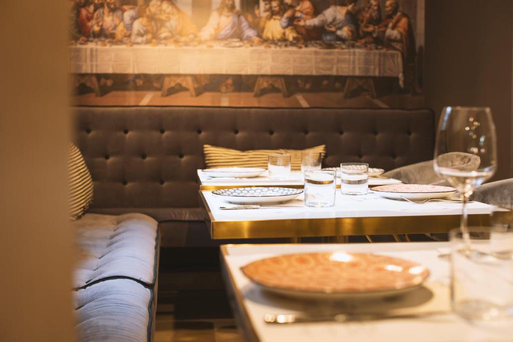 Nápoje v ubytování Eclat Luxury Hotel