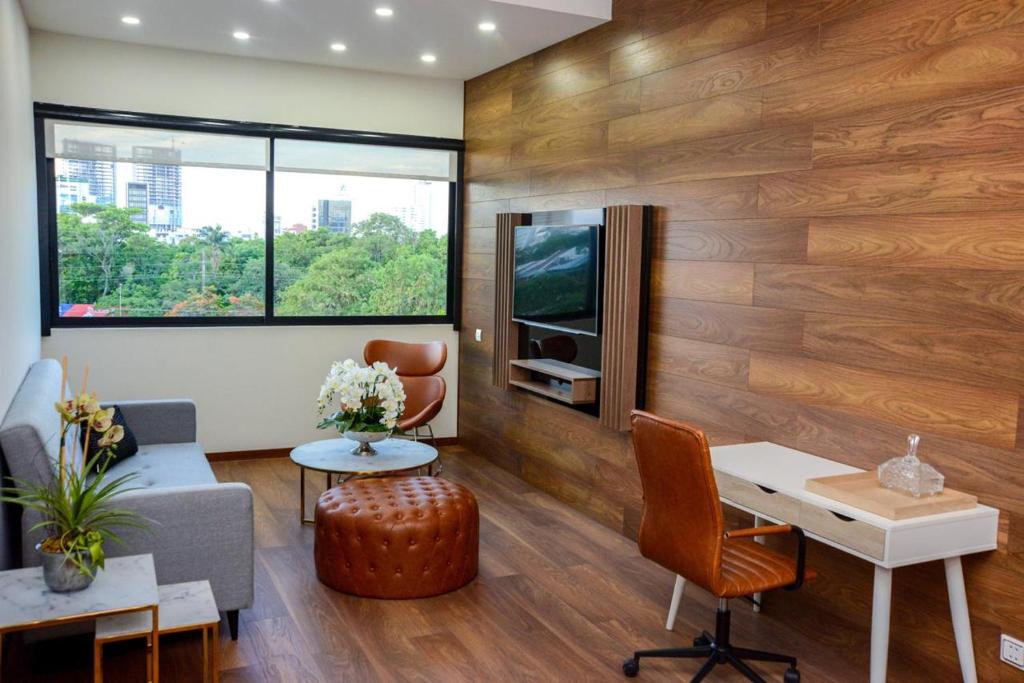 TRYP by Wyndham Santa Cruzにあるテレビまたはエンターテインメントセンター