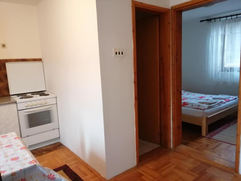 Kuchyň nebo kuchyňský kout v ubytování Pansion Velickovic