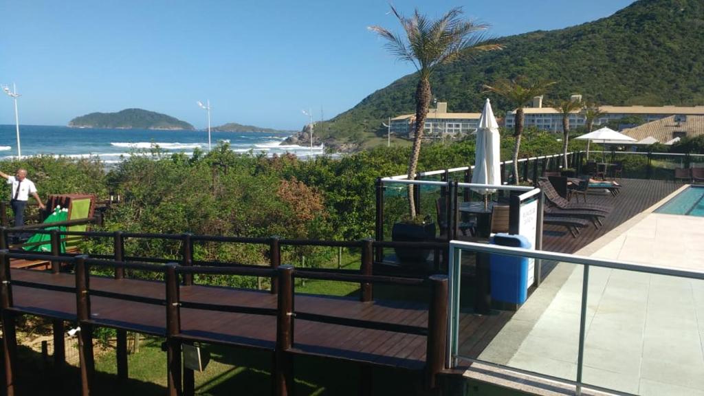  Apartamento na Praia Santinho V2 111