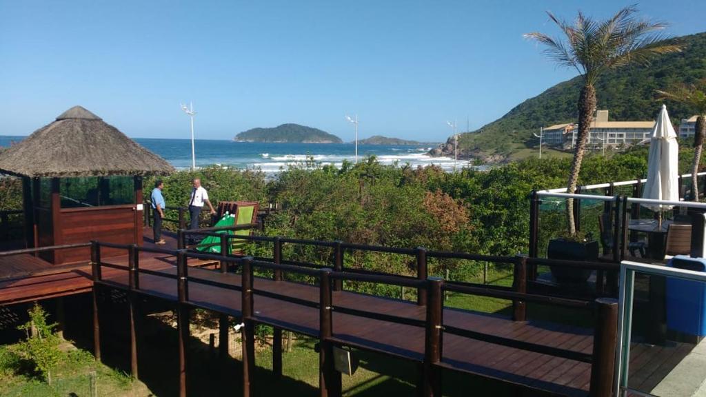  Apartamento na Praia Santinho V2 111