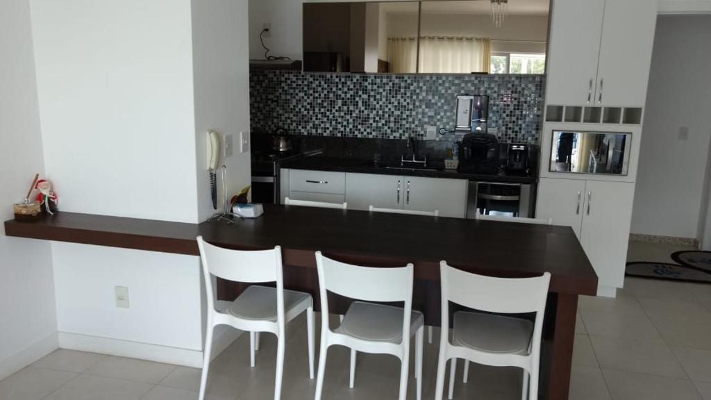  Apartamento na Praia Santinho V2 111