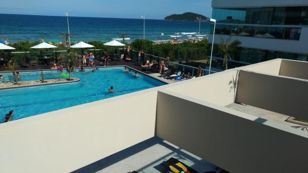  Apartamento na Praia Santinho V2 111