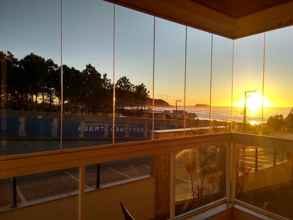  Apartamento na Praia Santinho V2 111
