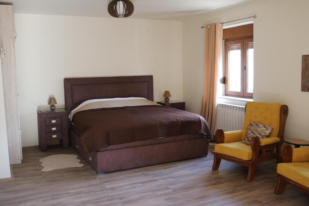 Postel nebo postele na pokoji v ubytování Zvjezdana dolina Garni hotel