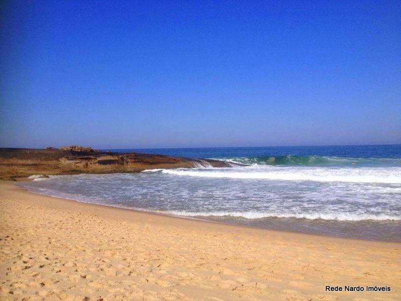  Apartamento em maranduba com ar condicionado