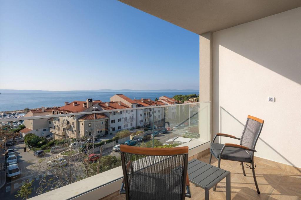 Ellure Luxury Suites - 17