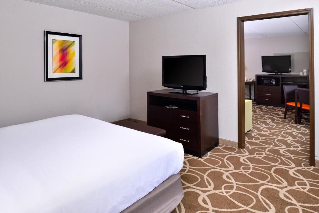 Elimwood Hotel, a Ramada by Wyndham photo