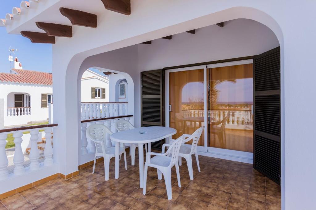 Balkon lub taras w obiekcie Villas 84 Est & Oest, Son Bou By MENORCARENTALS