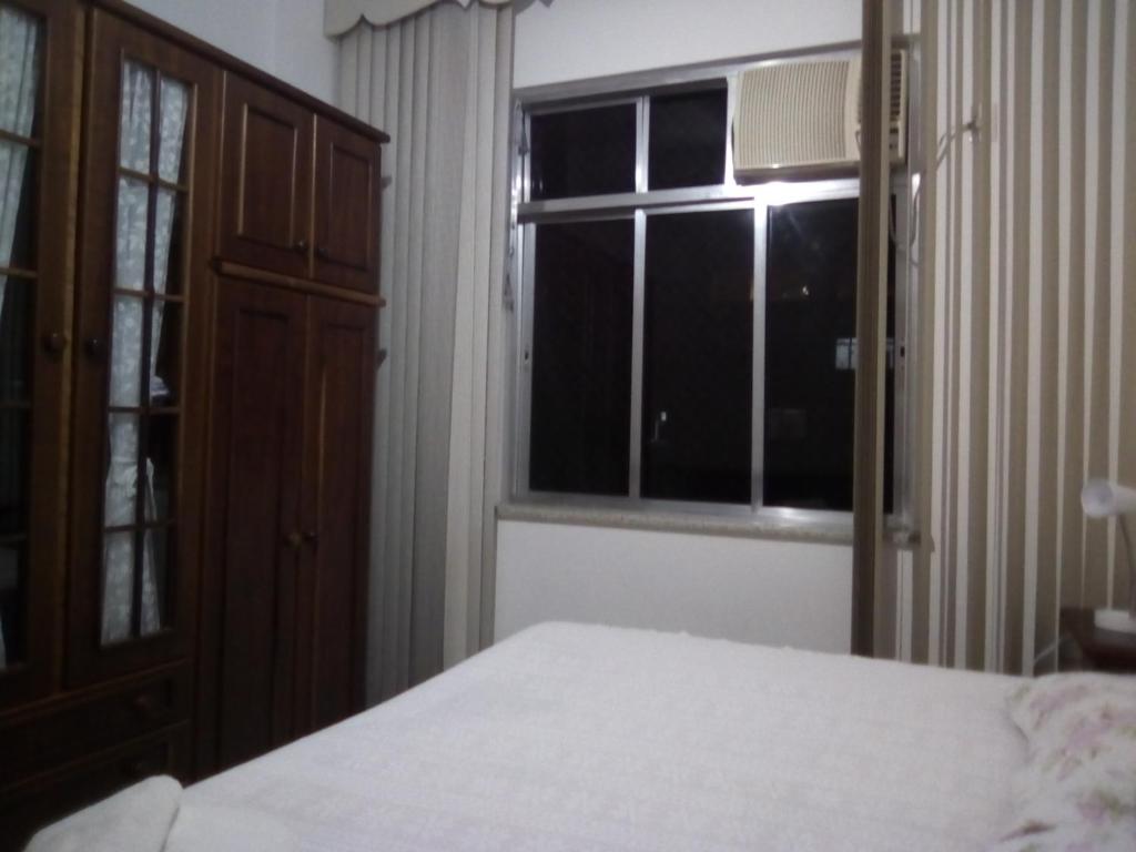  COPACABANA 3 quartos com ar cond GARAGEM a 2 qds da praia