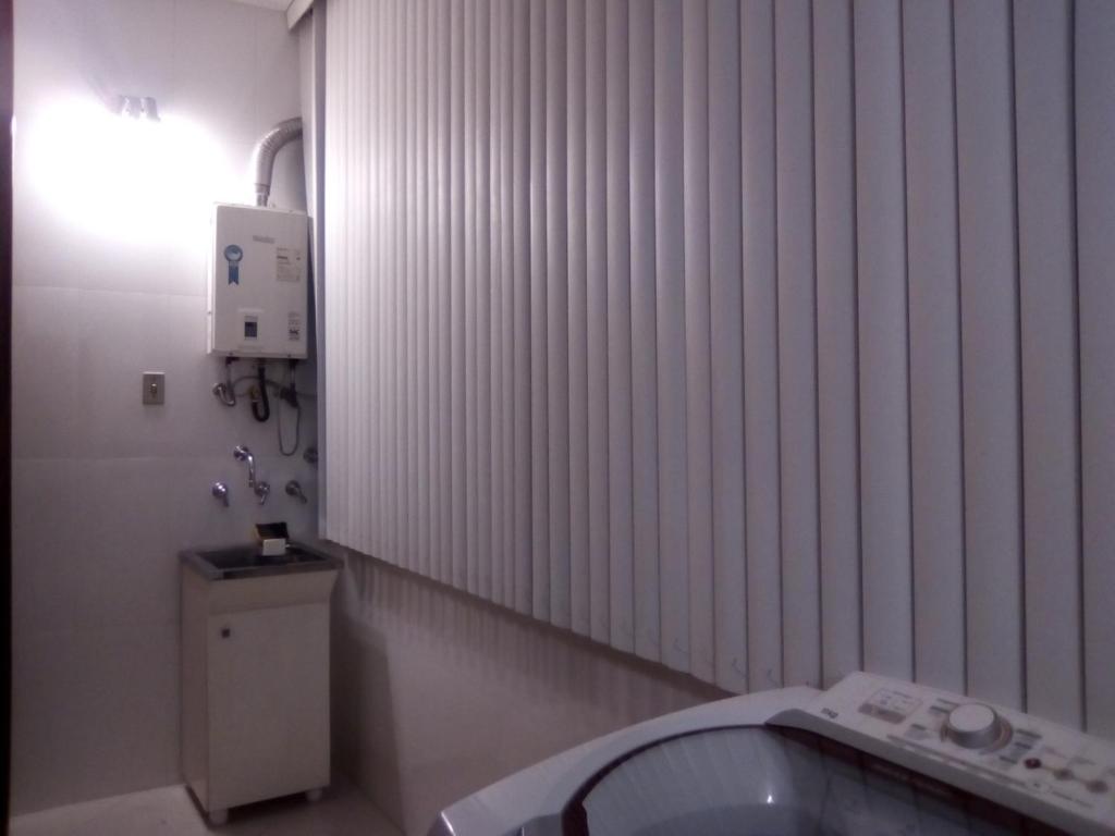  COPACABANA 3 quartos com ar cond GARAGEM a 2 qds da praia