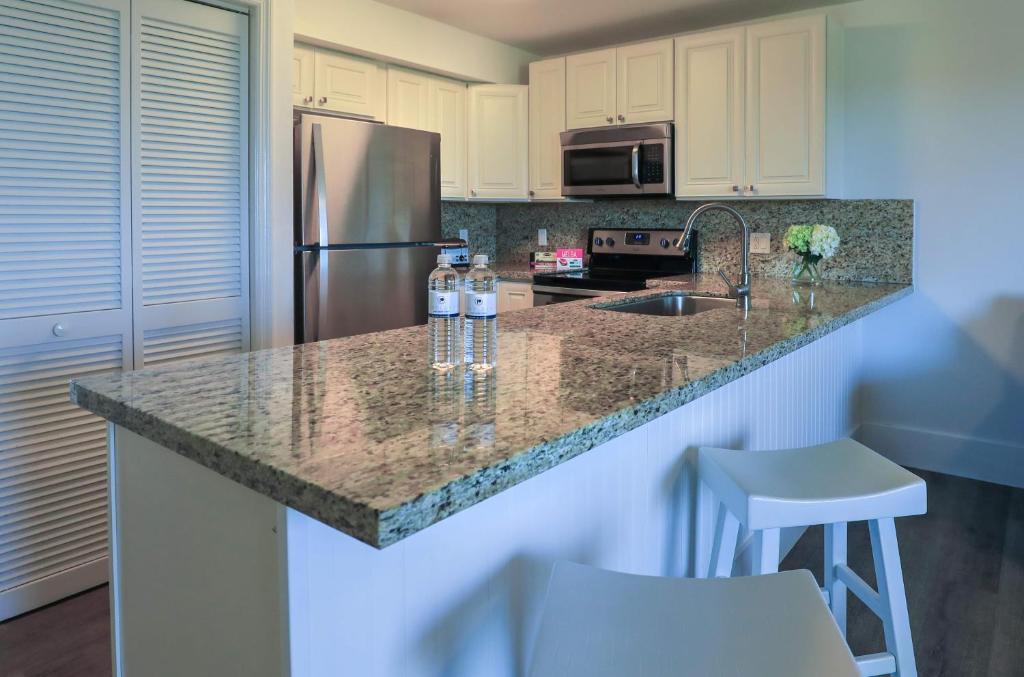 Kuchyň nebo kuchyňský kout v ubytování Ocean Pointe Suites at Key Largo