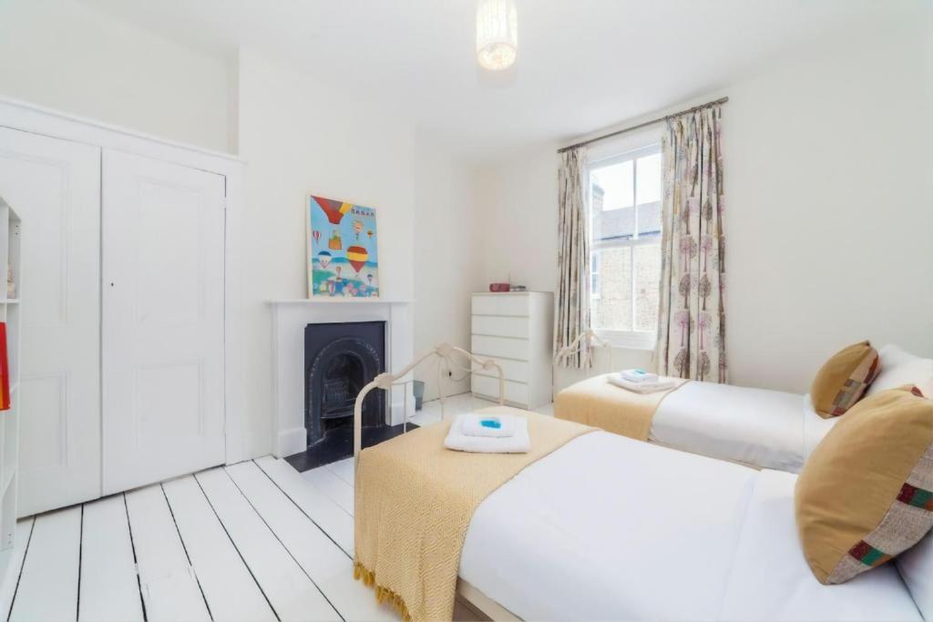 Bushey Hill · Spacious Refurbished Family House, Camberwell