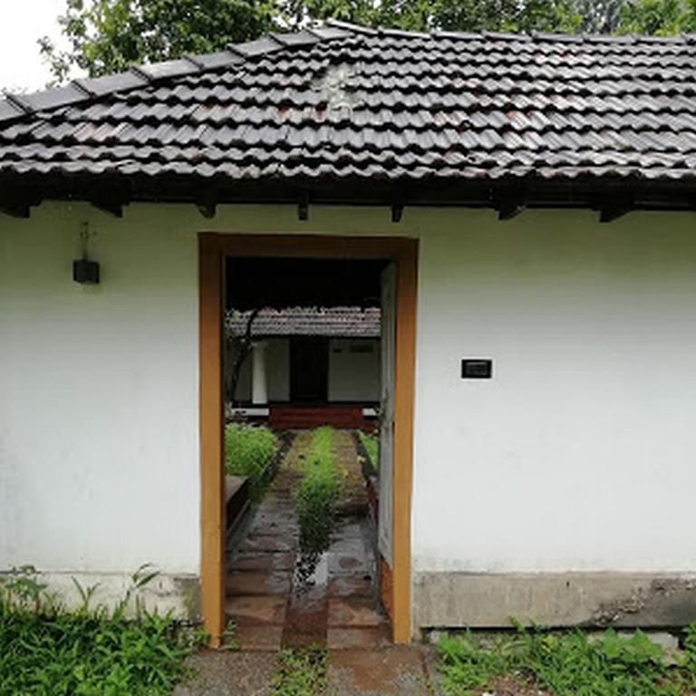 Kunnampath Heritage Nalukettu - Superieure Villa