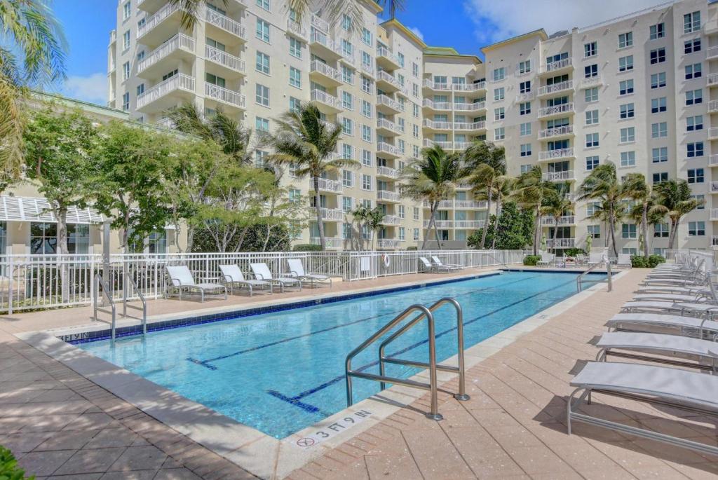 The swimming pool at or close to One Bedroom In Lux Condo,casa Costa! Wbeachpass!