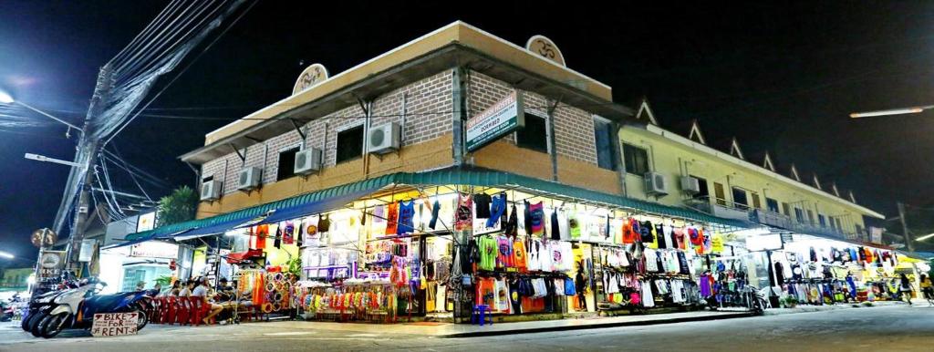 ハード・リンにあるOm Ganesh Hostelの傘の集まる店