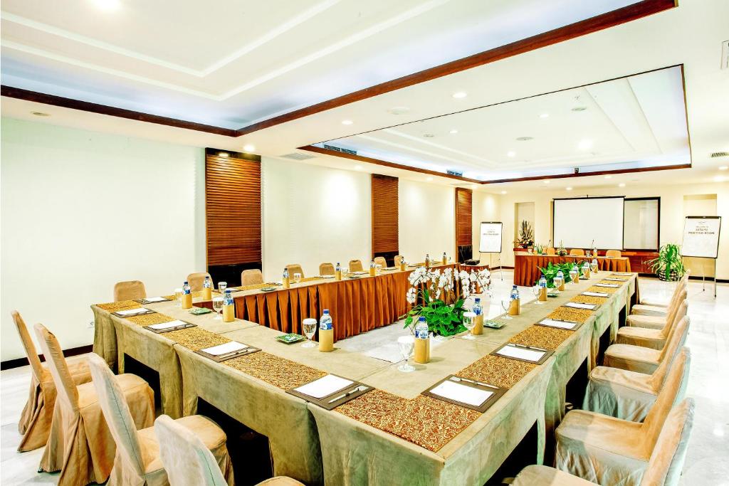 Rama Beach Resort and Villas - Photo 5