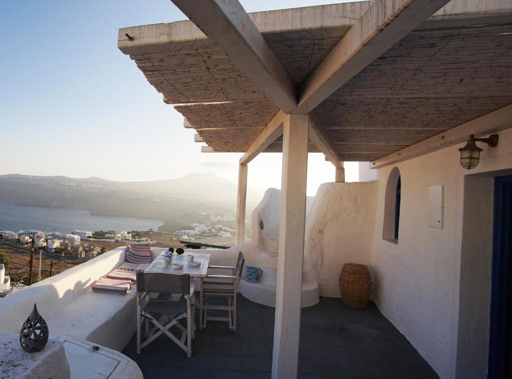 Joy House Santorini photo 2