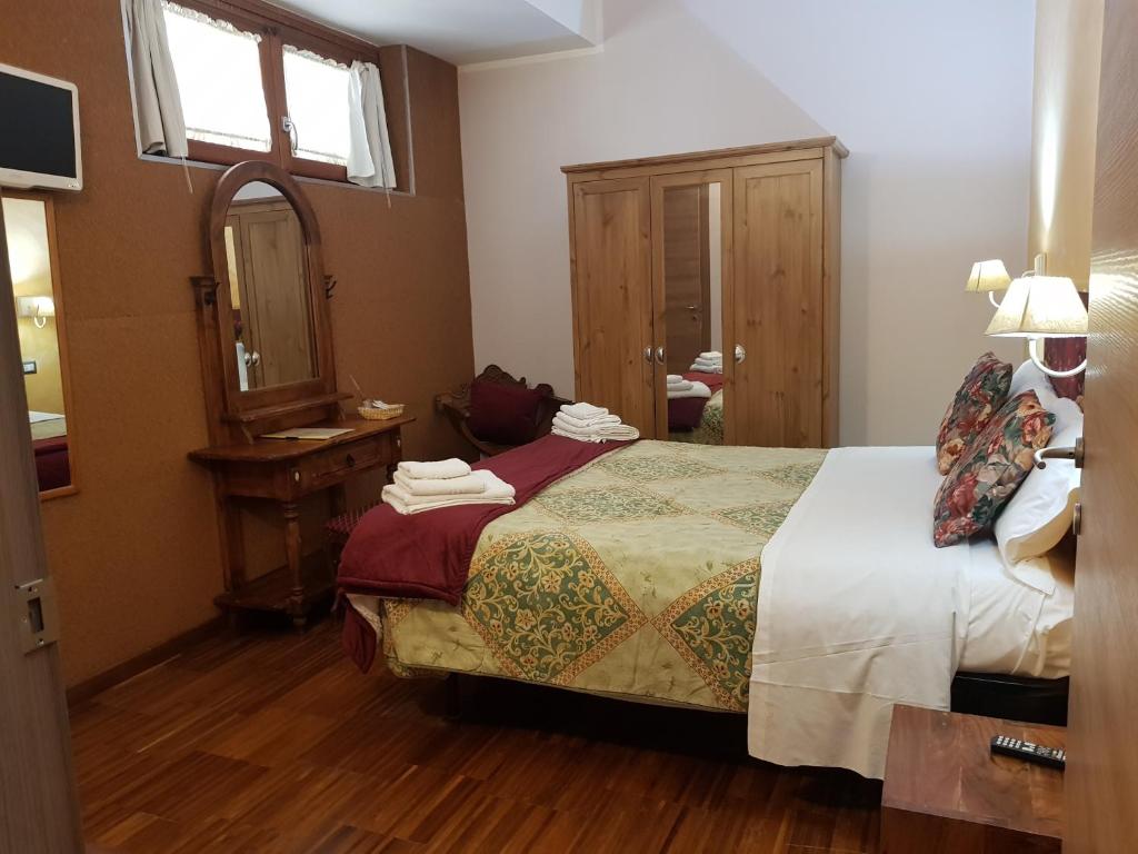 Aurelia Garden Gold B&B - Large Double Or Twin Room