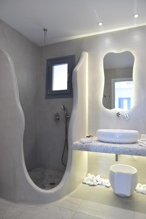 Koupelna v ubytování Crystal Mare Suites