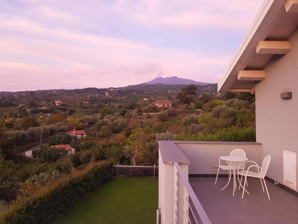 A general mountain view or a mountain view taken from A villát