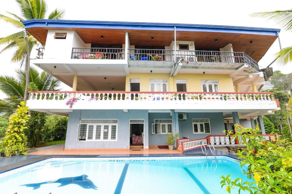 Bazén v ubytování Blue Haven Guest House nebo v jeho okolí