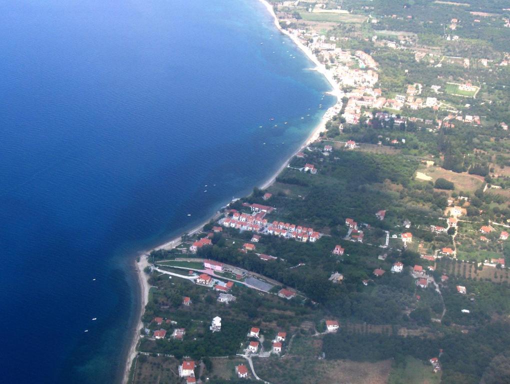 Letecký snímek ubytování Galini Summer Holidays