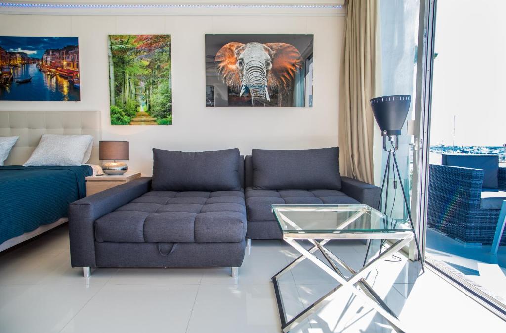 Posedenie v ubytovaní First Line P. Banus Sleeps 4