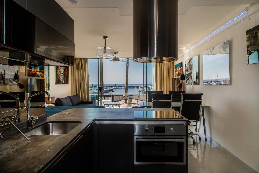 Posedenie v ubytovaní First Line P. Banus Sleeps 4