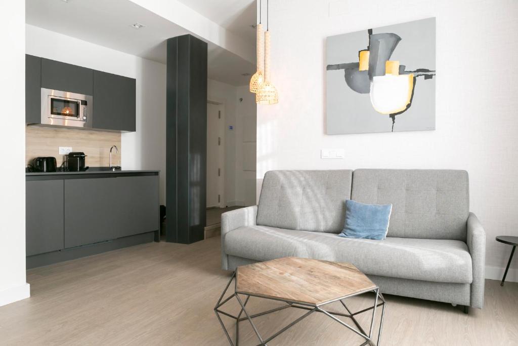 Teatro Romano 7 & 8 - 12