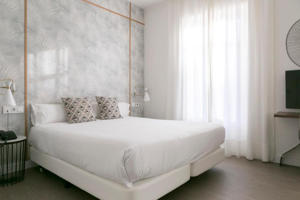 Teatro Romano 7 & 8 - 18