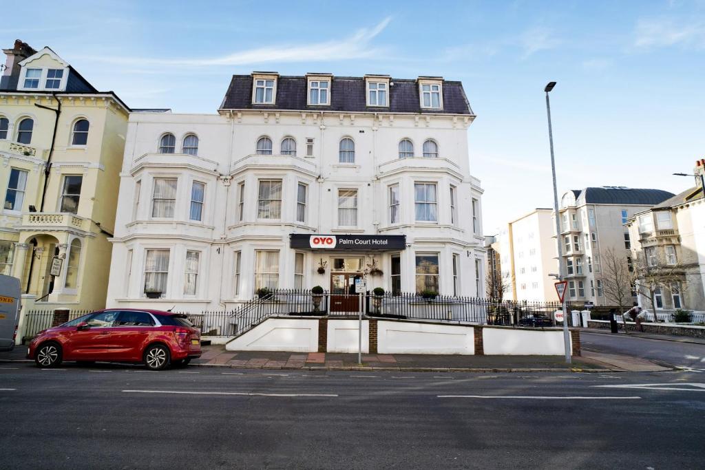 Gallery image of OYO The Palm Court Hotel in Eastbourne