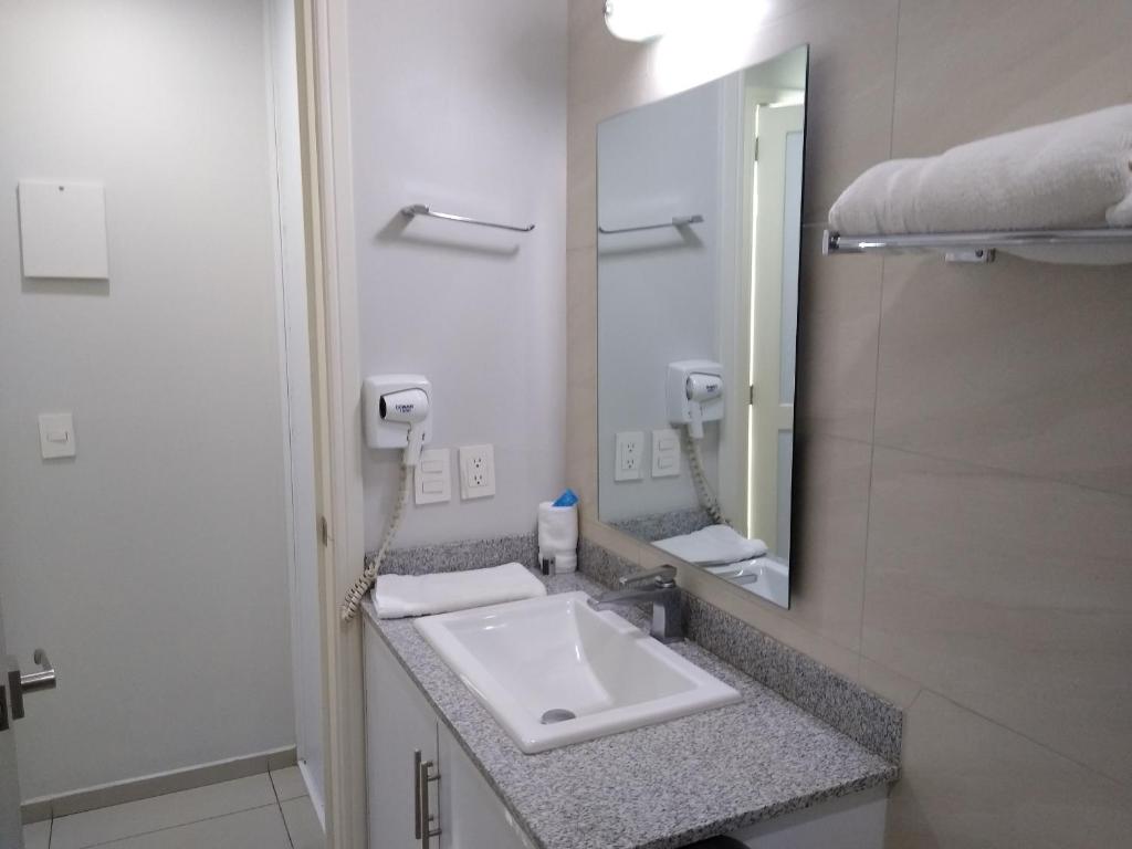 Koupelna v ubytování Suites Chapultepec