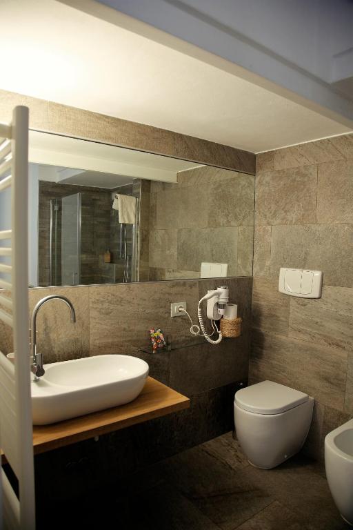 Kúpeľňa v ubytovaní 32 BnB Camerecaffè