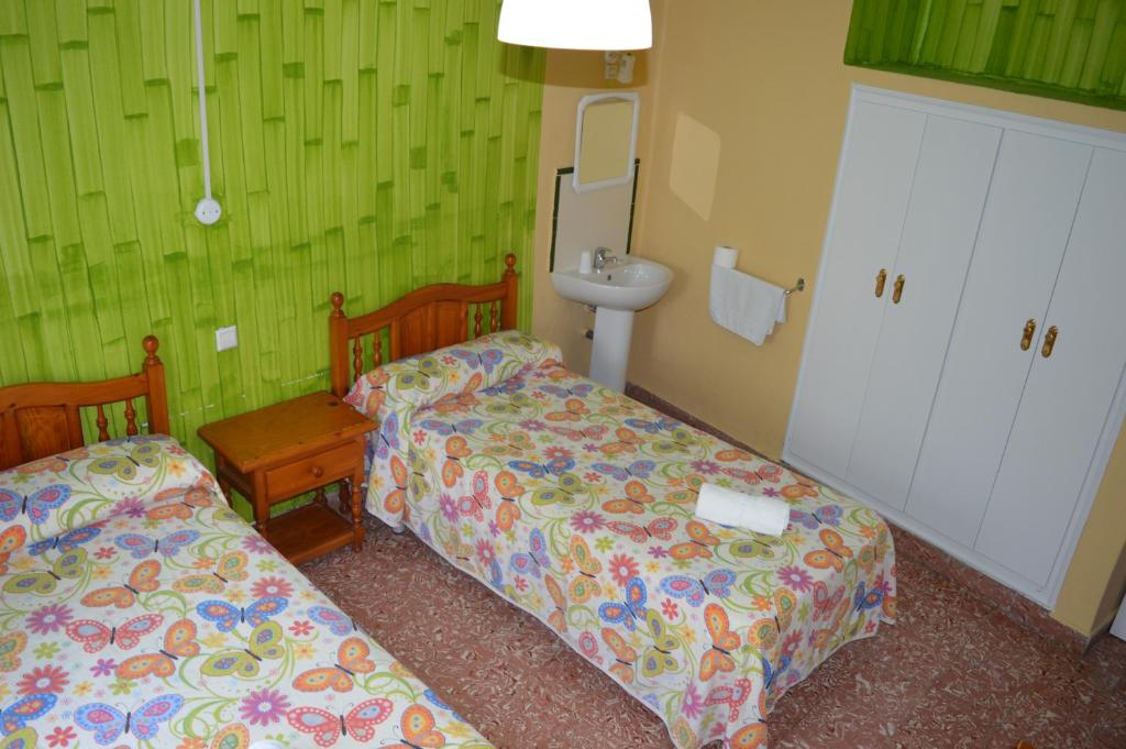Hostal Doña Carmen - Doppel- Oder Zweibettzimmer Mit Gemeinschaftsbad