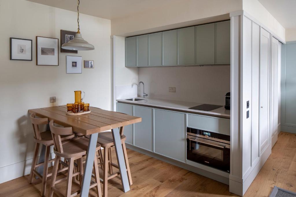 Cheval Abbey Strand Apartments, at Holyrood - Appartamento Deluxe Open Plan