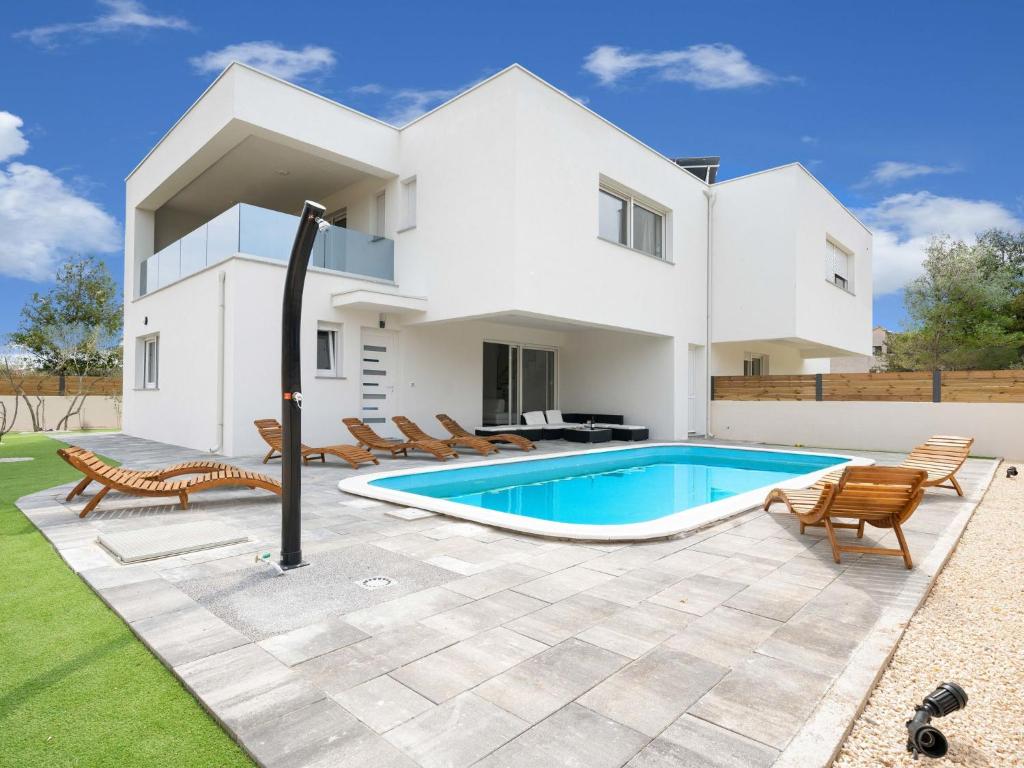 Exotic Villa in Vodice with Swimming Pool
