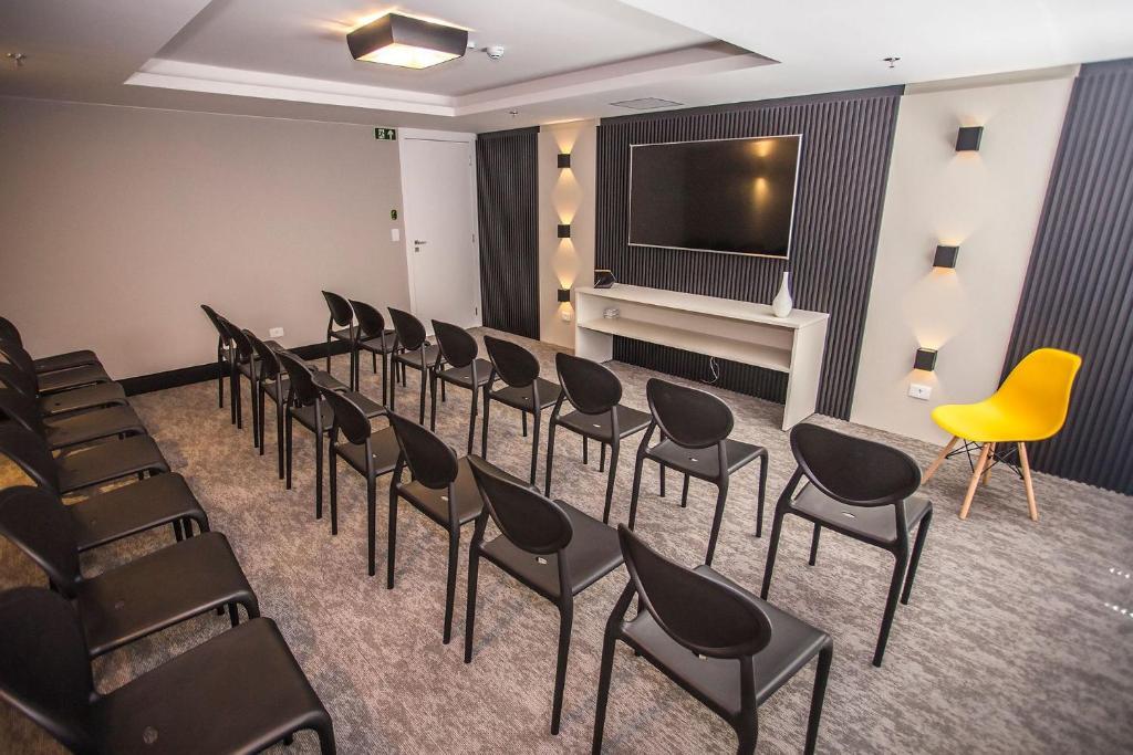  Studio Central próximo à Rua XV de Novembro - ALL1311