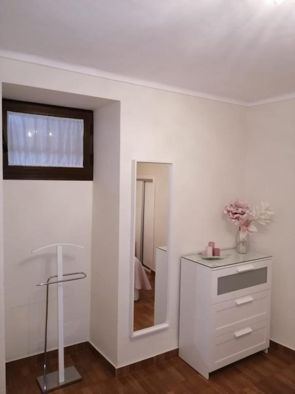 Zdjęcie z galerii obiektu Apartamento EntreCaminos w mieście Setenil