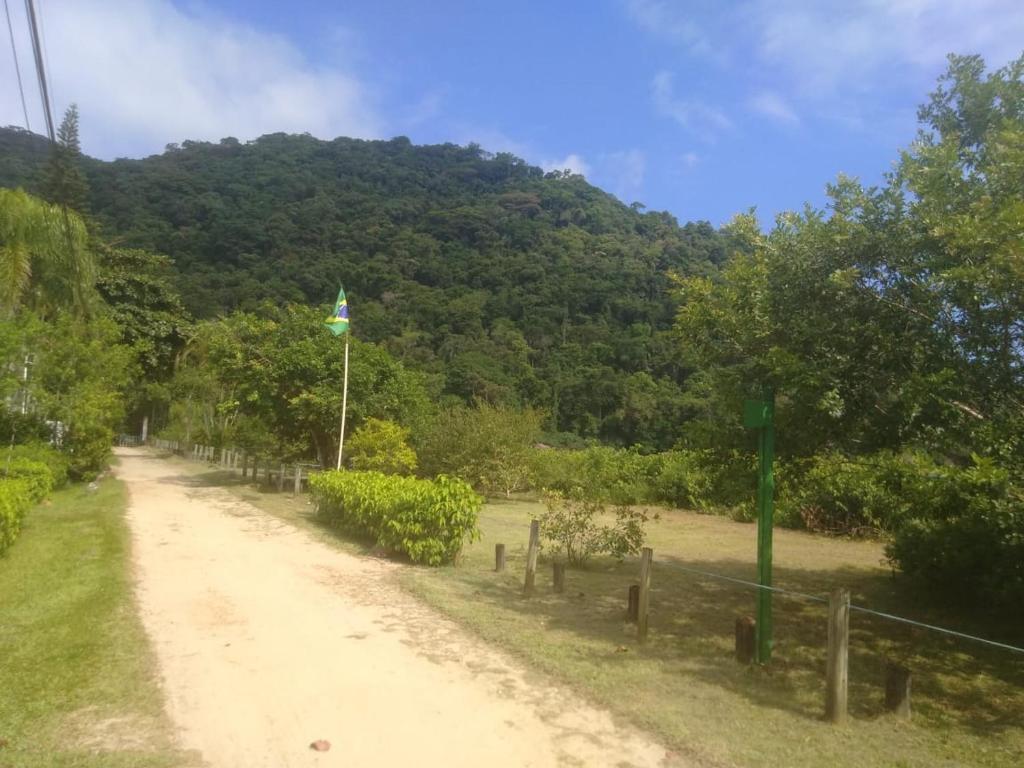  Confortável casa 2 ou 4 dorm - Praia Lagoinha - Ubatuba